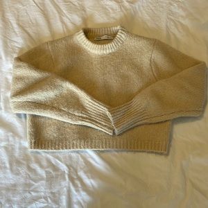 Cropped beige knit